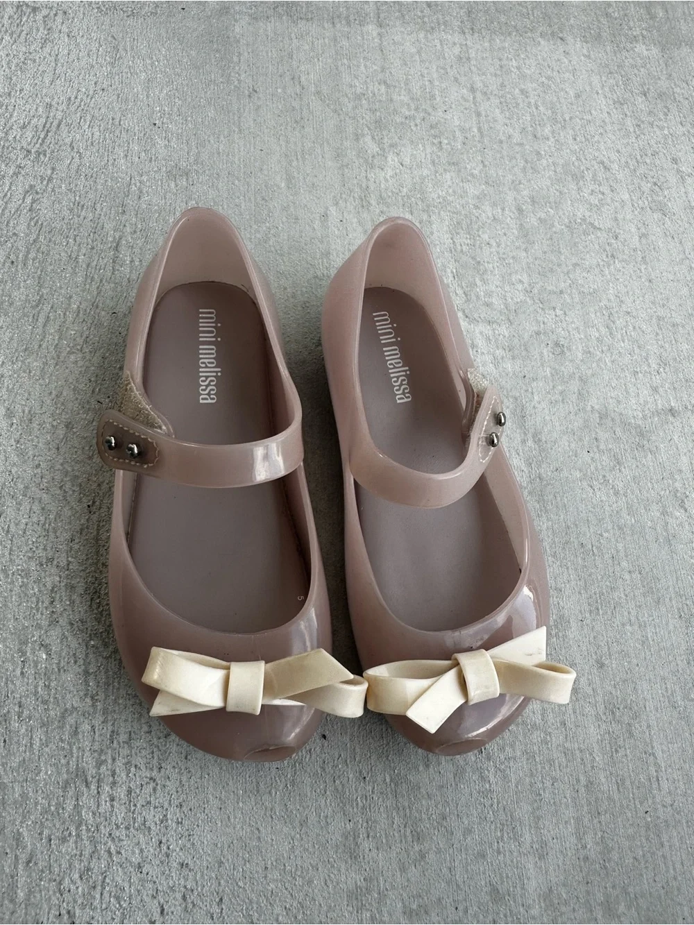Mini Melissa Girls Pink Patent Mary Jane Shoes with Cream Bows